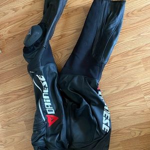 Mens dainese motorcycle leather pants with knee sliders.